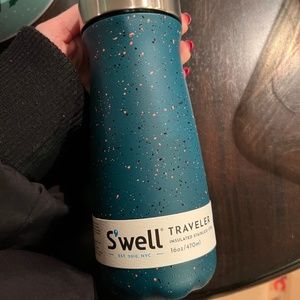 Swell water bottle
